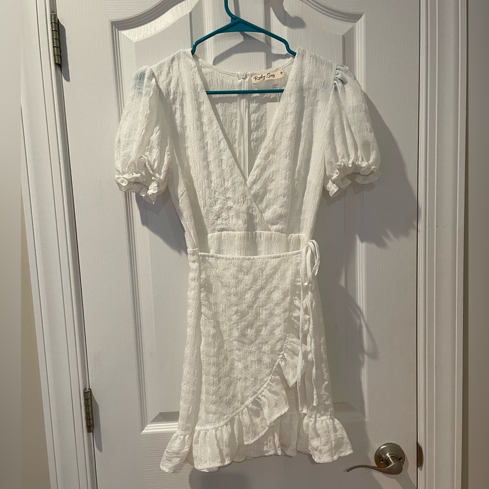 NWT Ruby Sees Australian Dress